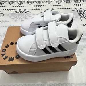 Adidas Kids White and Black Bubble Comfy Sneakers